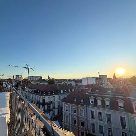 Exceptional Triplex, Design - Art, Private 360 Rooftop, 3 Bedrooms